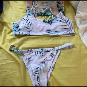 Bikini, never worn!